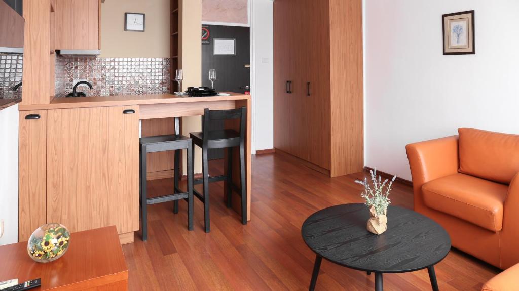 Kuchyň nebo kuchyňský kout v ubytování Hotel Srbija-FREE PARKING