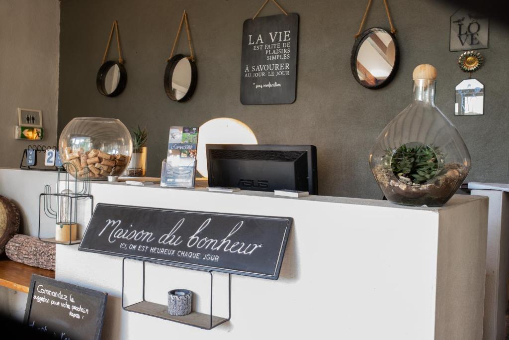 Certifikát, hodnocení, plakát nebo jiný dokument vystavený v ubytování Logis hôtel restaurant Auberge de l'Espinouse