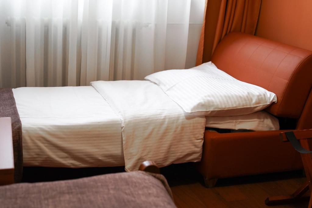 Hotel Srbija-FREE PARKING - Sala Gemela Económica Con Estacionamiento Gratis