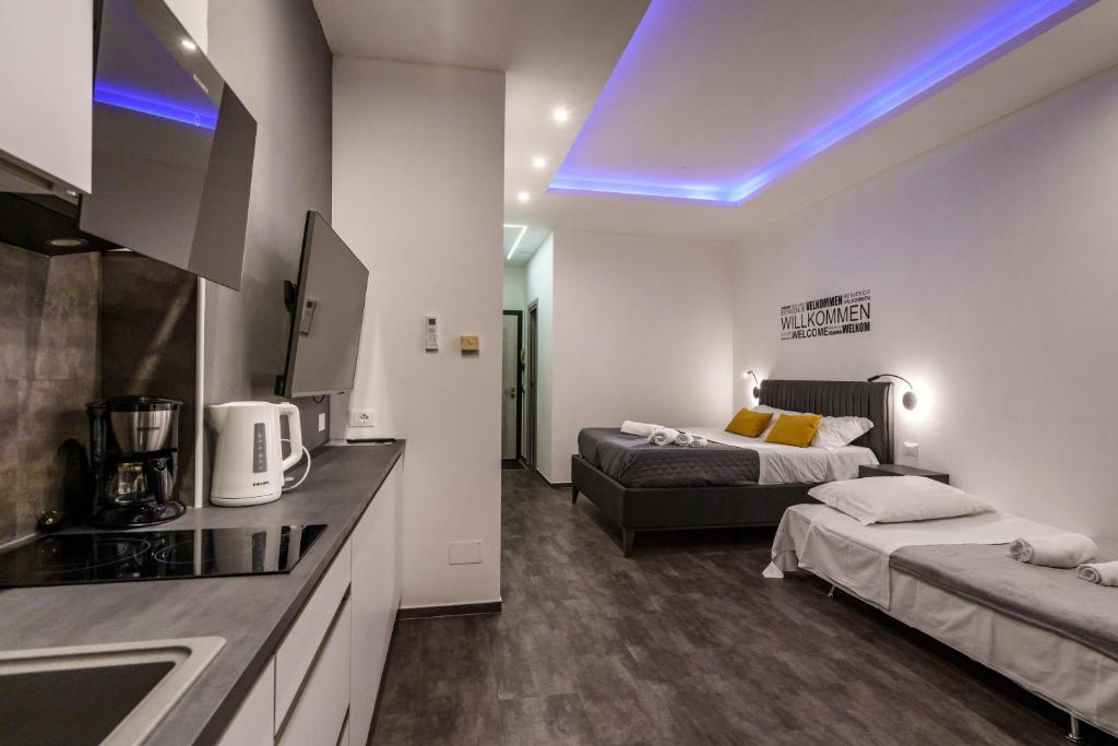A bed or beds in a room at Lake Apartment Primea