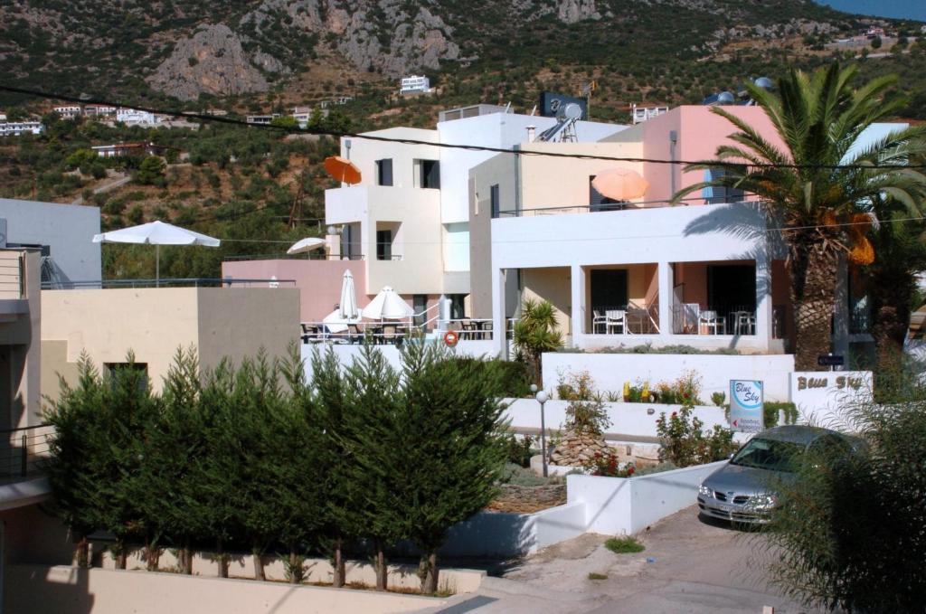 Blue Sky Hotel Apartments - 16