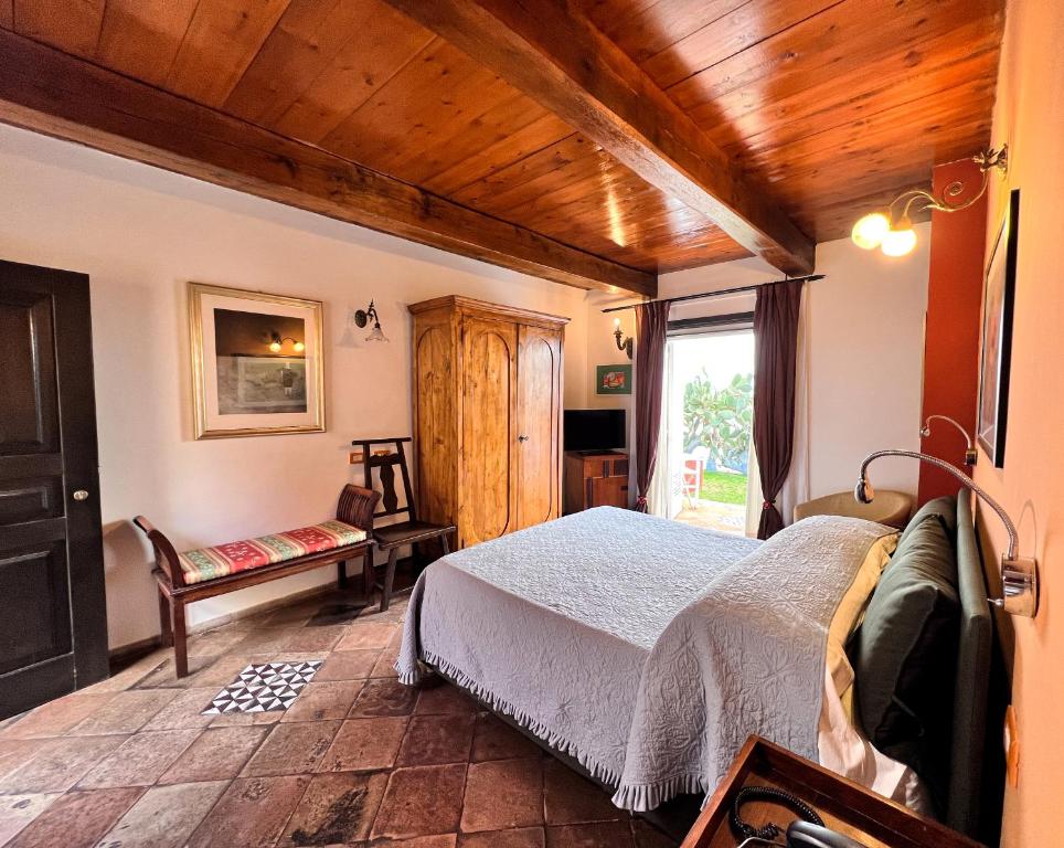 Postel nebo postele na pokoji v ubytování Aeneas' Landing Resort