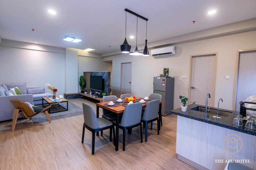 The Aru Hotel, Aru Suites by Ayuhouz - Familiensuiten Mit 3 Schlafzimmern Und Meerblick