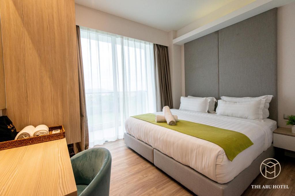 The Aru Hotel, Aru Suites by Ayuhouz - 