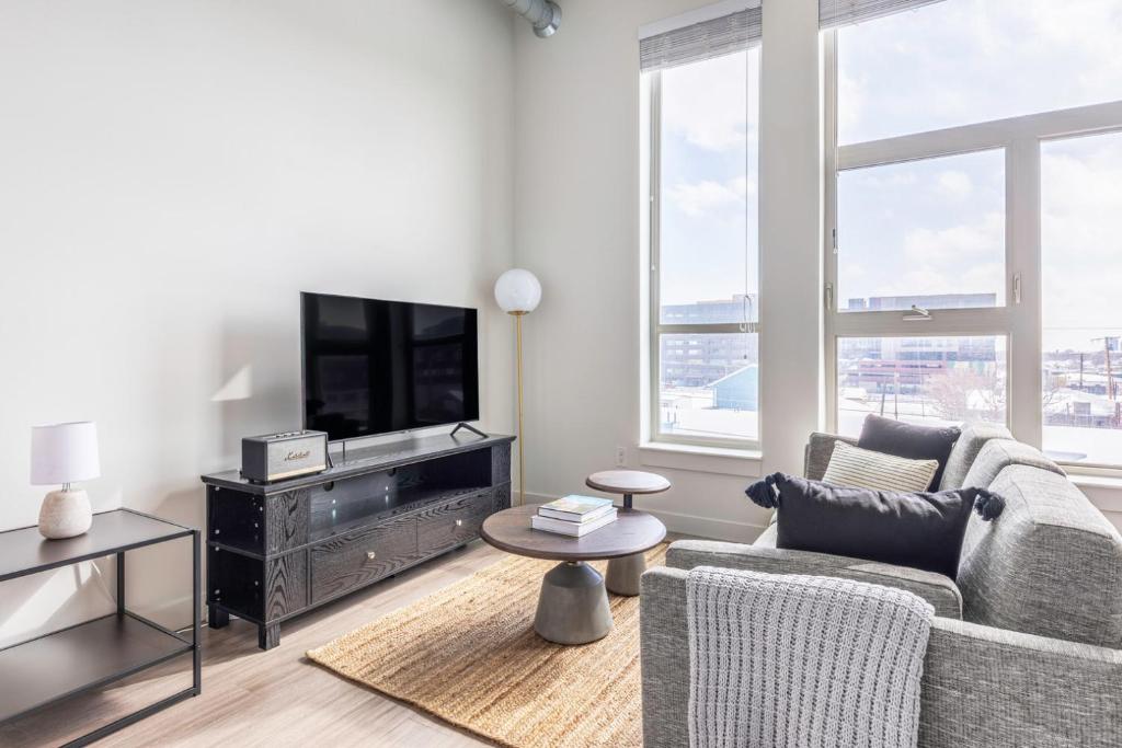 Apartment RiNo Studio w Gym Roof in Brewery District DEN10, Denver