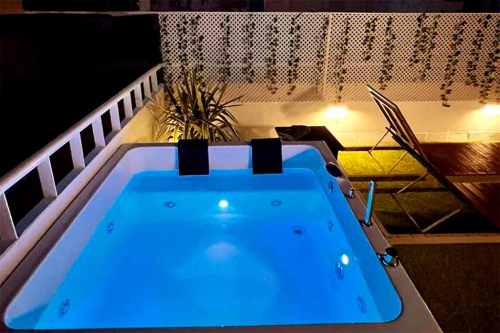 Kép Downtown Duplex with Jacuzzi & Private Terrace szállásáról Sevillában a galériában