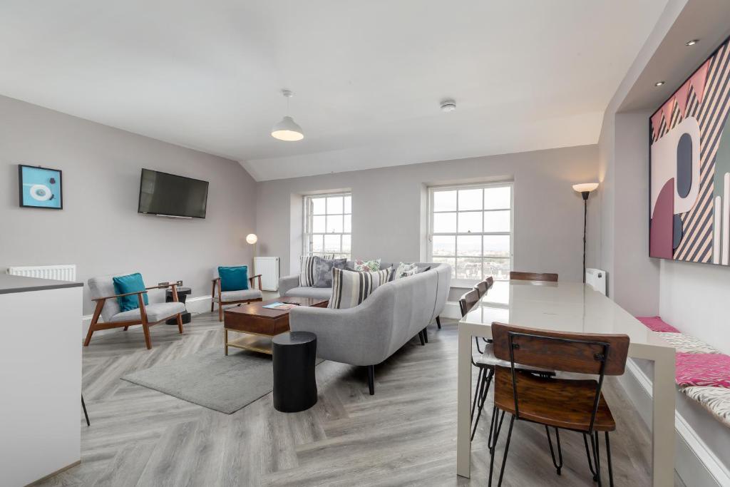 York Place Apartments by Destination Edinburgh - 5 Bedroom Deluxe Apartment