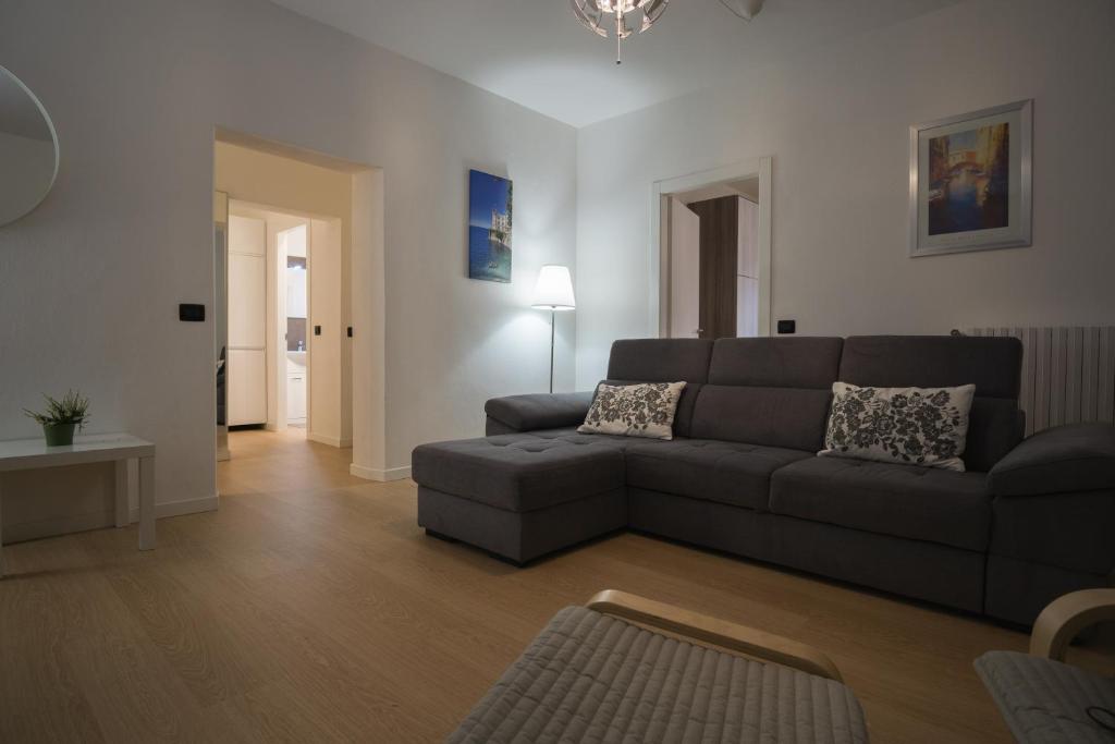 Posezení v ubytování Panoramic Apartment Italian Alps Valtellina near Sondrio, Tirano