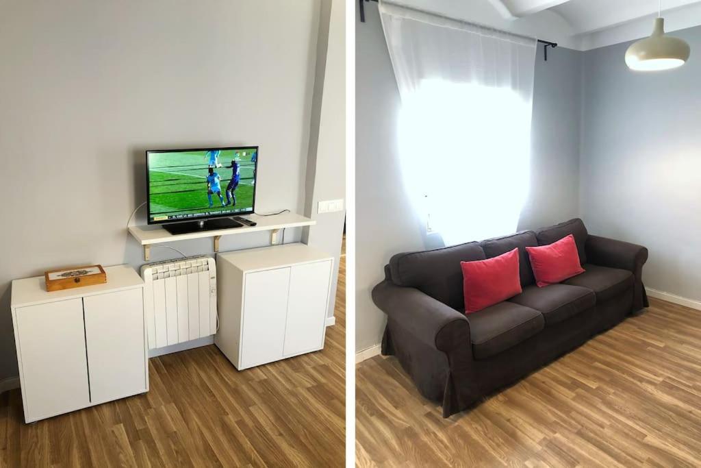 A television and/or entertainment centre at El Balcó del Bastareny Apartamento renovado 6p
