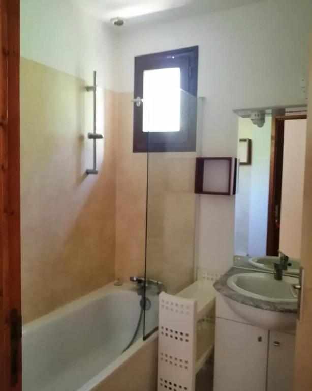 Kúpeľňa v ubytovaní Appartement A proximité d'Ax les thermes