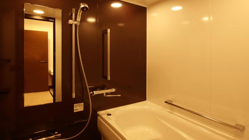 Koupelna v ubytování ANA Crowne Plaza Niigata by IHG