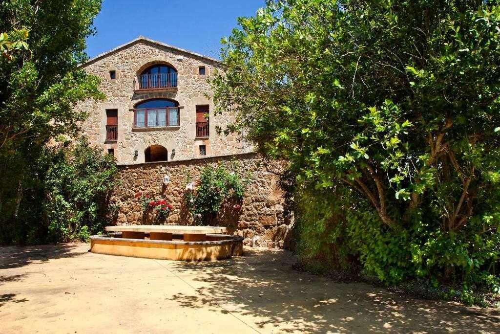 Vonkajšia záhrada v ubytovaní Masia Mas d'en Bosch Casa Rural Baronia de Rialb