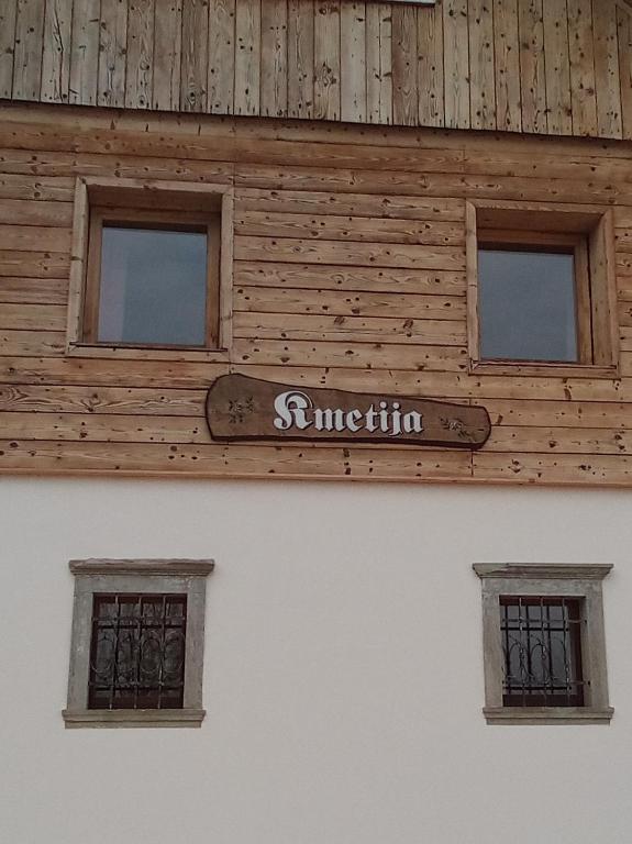 Certifikát, hodnocení, plakát nebo jiný dokument vystavený v ubytování Kmetija Muže