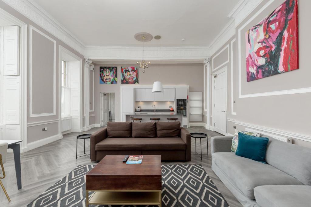 York Place Apartments by Destination Edinburgh - 2 Bedroom Deluxe Apartment