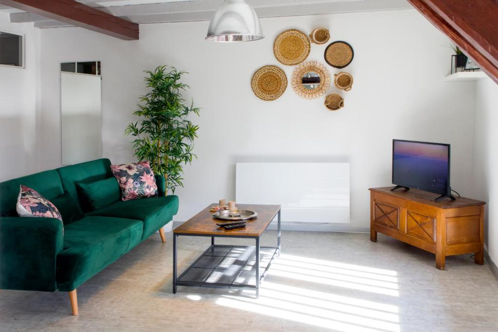 Χώρος καθιστικού στο La couronne Maison 80m2 garage & terrasse