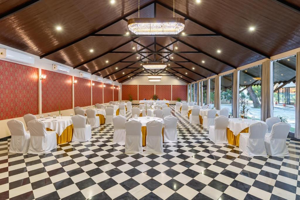 Restaurace v ubytování Aranya Vilas - A Nature Resort