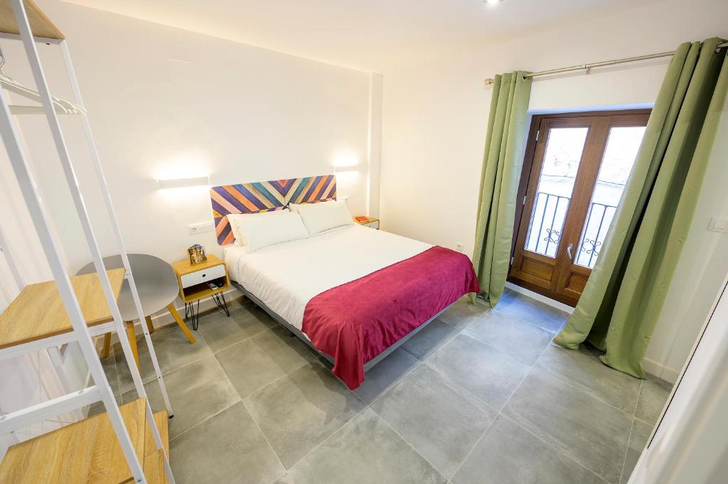 Hospedería El Alarife - Habitación Doble Con Baño Privado