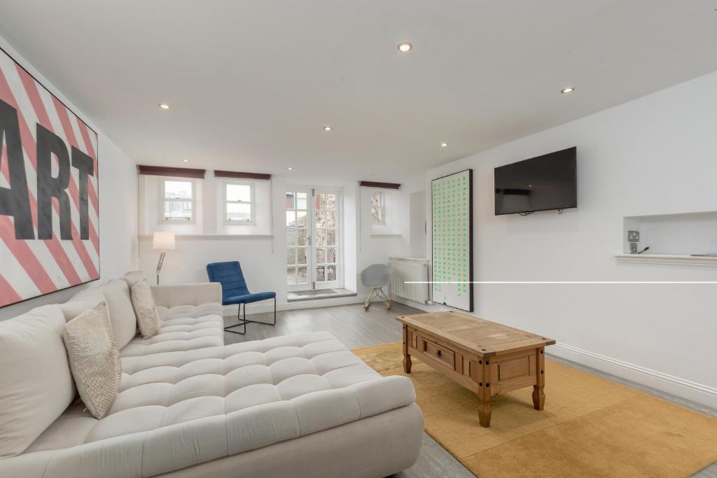 York Place Apartments by Destination Edinburgh - Duplex Apartment