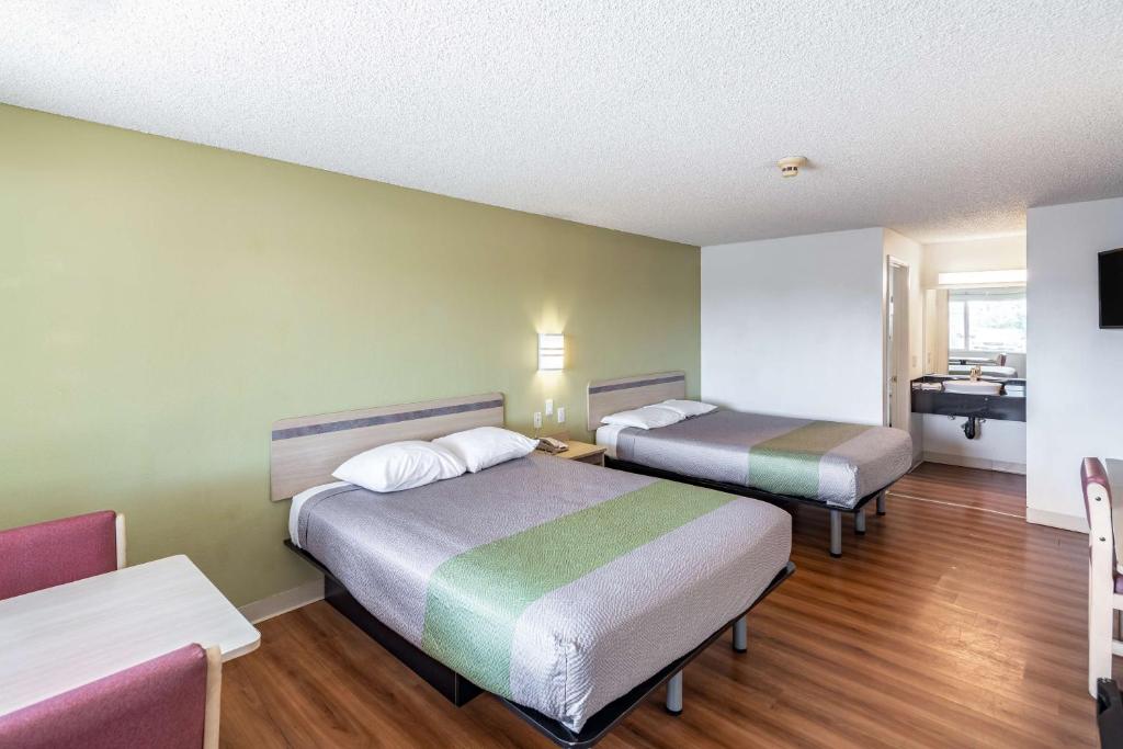 Postel nebo postele na pokoji v ubytování Motel 6 Clarkston WA