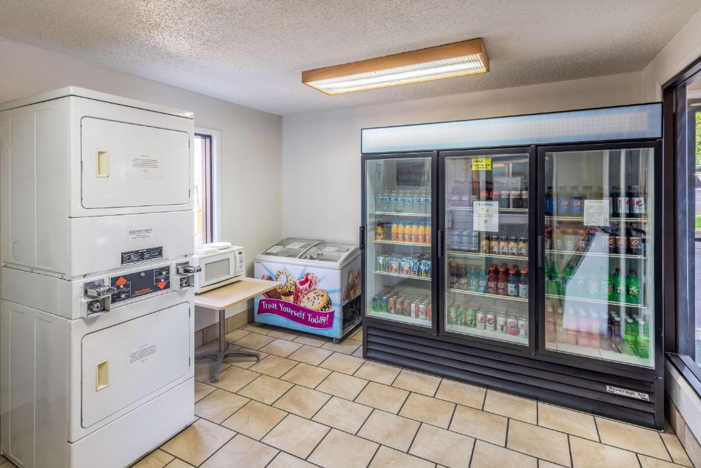 Kuchyň nebo kuchyňský kout v ubytování Motel 6 Clarkston WA