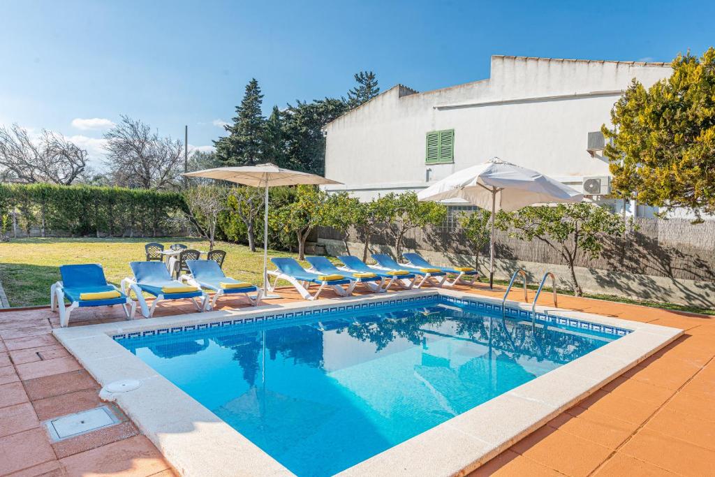 Can Delfin, villa para 8 con piscina cerca del mar, Alcudia ...
