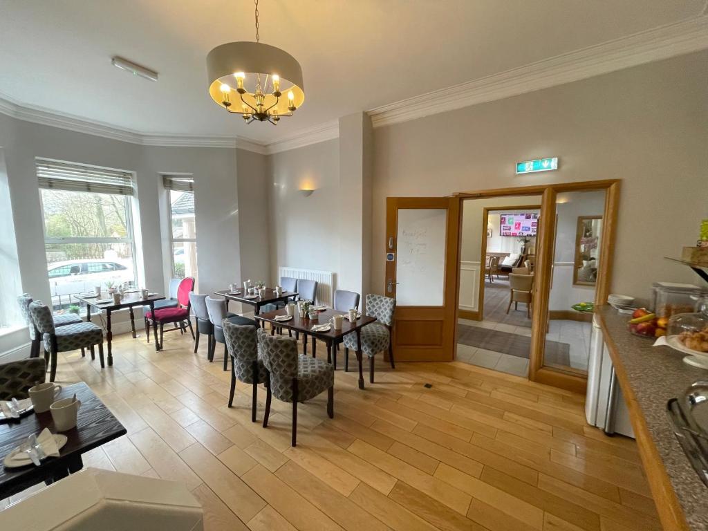 The Westlynne Hotel & Apartments - Resim 9