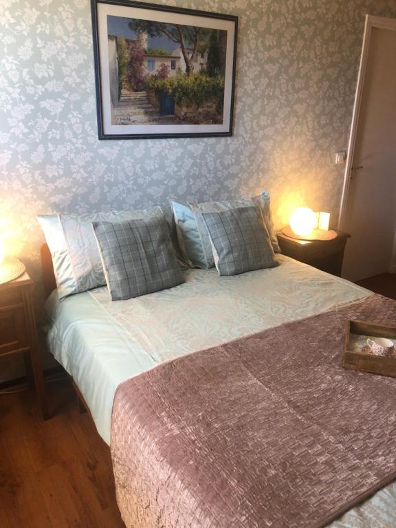 Postel nebo postele na pokoji v ubytování Biroc BnB Pyrenees