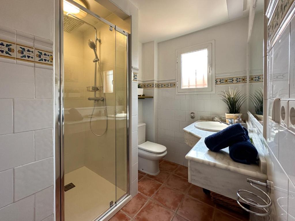 10 Bedroom 5 Star Luxury Villa & Heated Pool for 5 to 30 ...