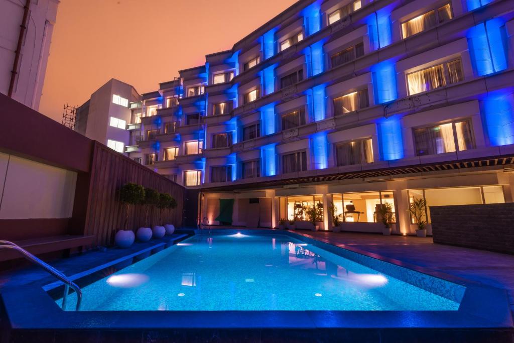 Bazén v ubytování Pharos Hotels nebo v jeho okolí