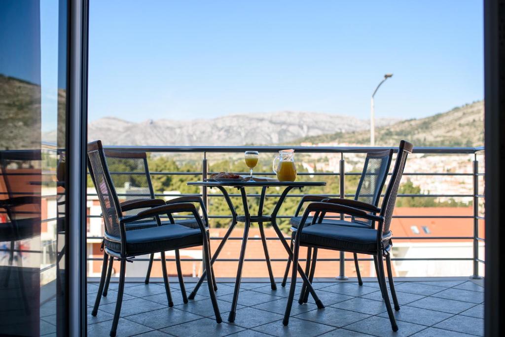 California Apartments - 19