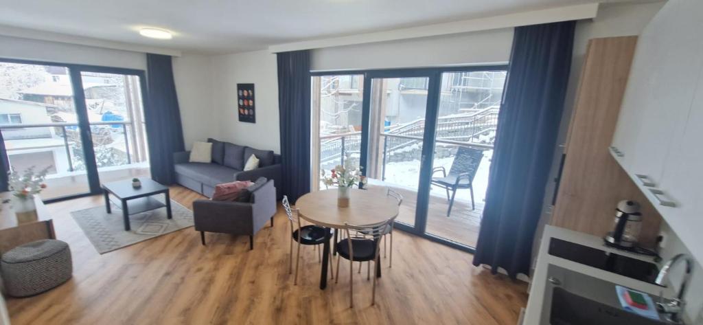 Posedenie v ubytovaní Apartament 17 SzklarSki