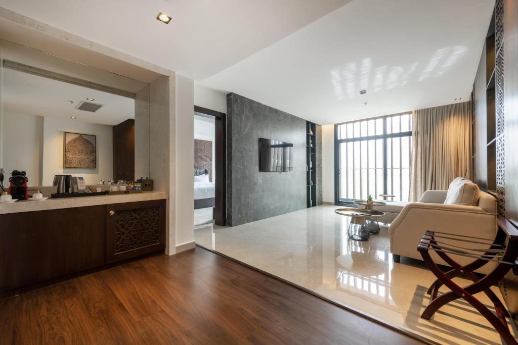 Tajreed Suites - Suite With Balcony