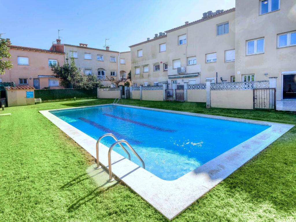 Bazén v ubytovaní Holiday Home Palamos Beach by Interhome alebo v jeho blízkosti