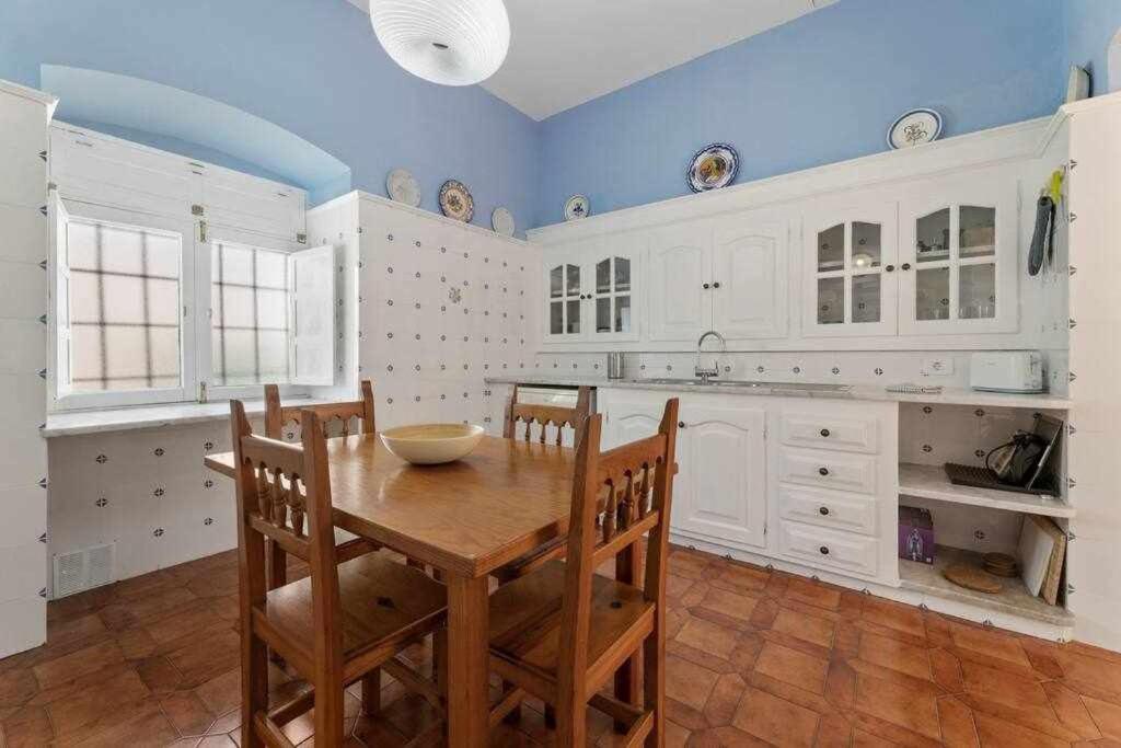 Kuchyňa alebo kuchynka v ubytovaní Valls De Quintana Casa Emblemática Arrecife
