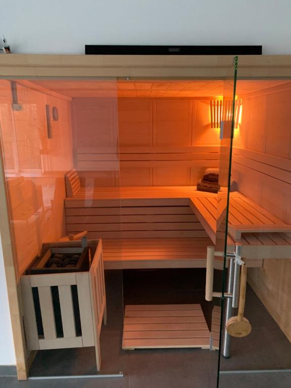 Fotografie z fotogalerie ubytování Apartman s bazénem a saunou v Kadani