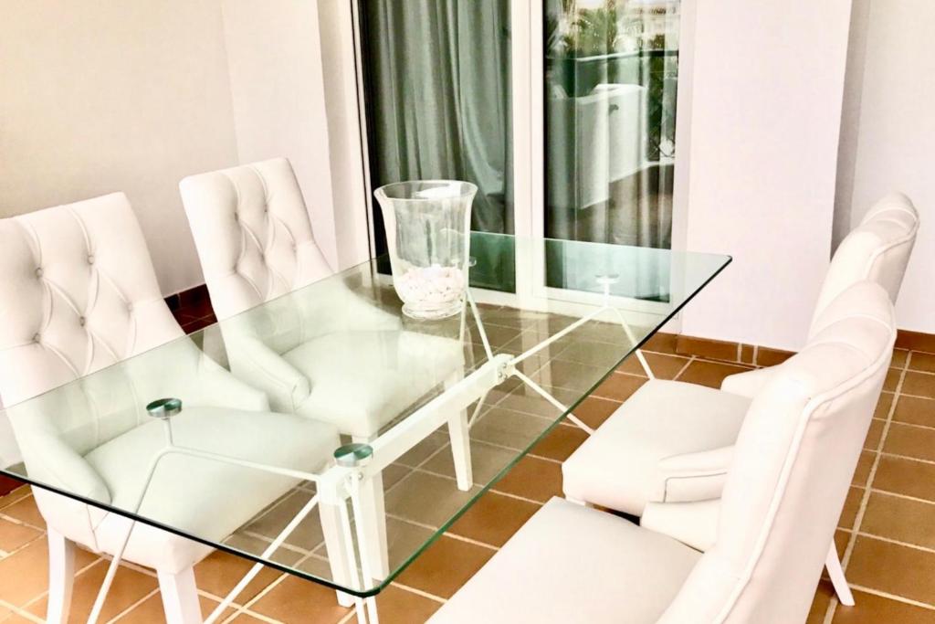 Posedenie v ubytovaní MI CAPRICHO BEACHFRONT- 9F Apartment with sea views - Costa del Sol