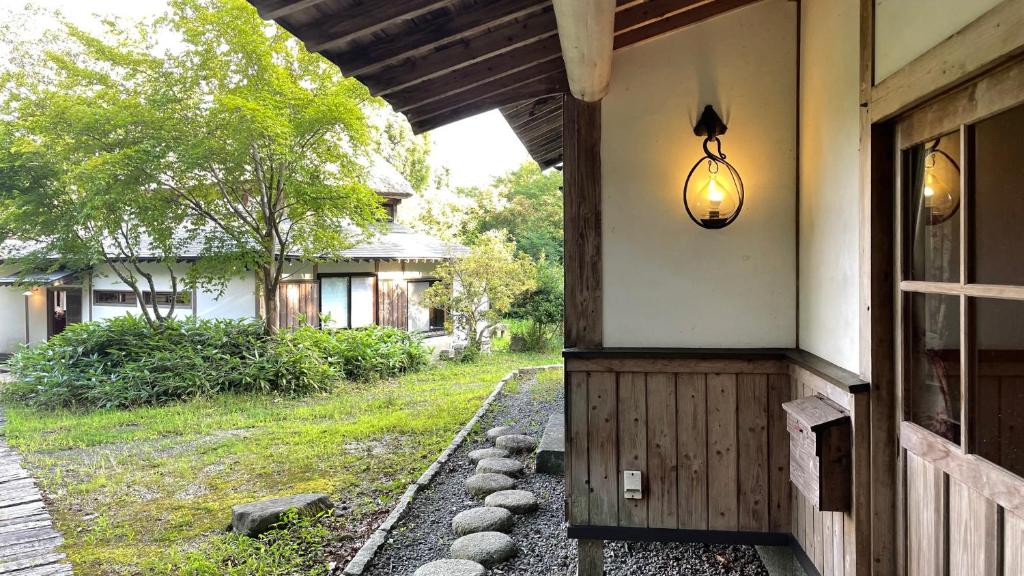 Gallery image of Tsuki no An -Cottage Moon- 月の庵- 大自然と木に囲まれた一軒家 in Kokonoe