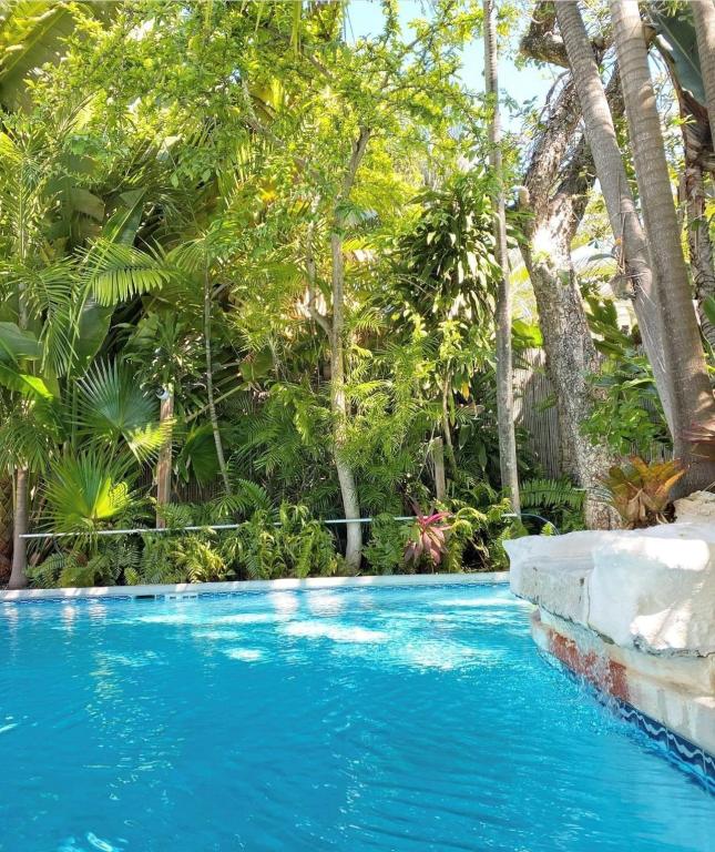 Piscina di Westwinds Inn o nelle vicinanze