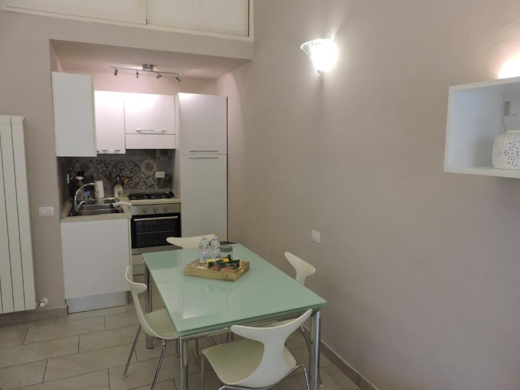 Cucina o angolo cottura di Monolocale Via Cerquiglia, 136