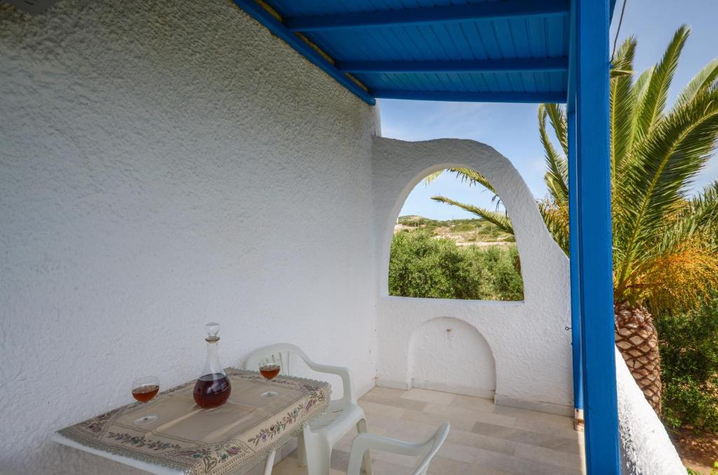 Balkón nebo terasa v ubytování Golden Beach Glyfada Studios