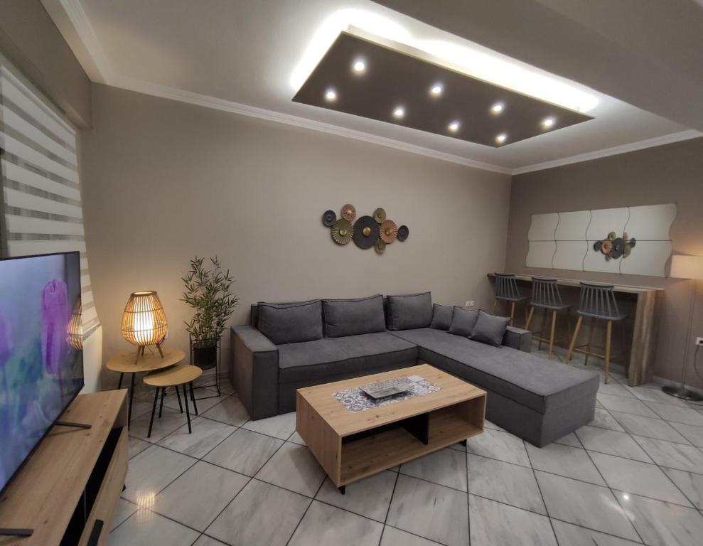 JULIA HOUSE - Housity
