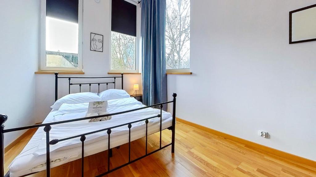 Posteľ alebo postele v izbe v ubytovaní roomspoznan pl - Apartamenty i Pokoje Półwiejska 20 - 24h self check-in