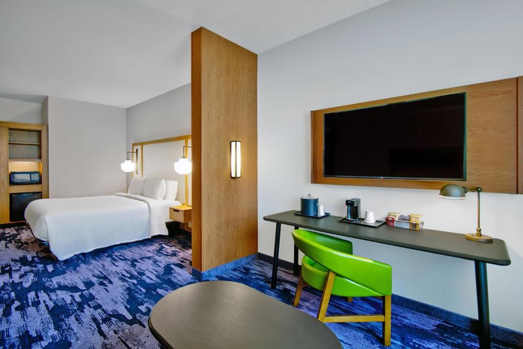 Fairfield by Marriott Inn & Suites Orlando at FLAMINGO CROSSINGS® Town Center photo