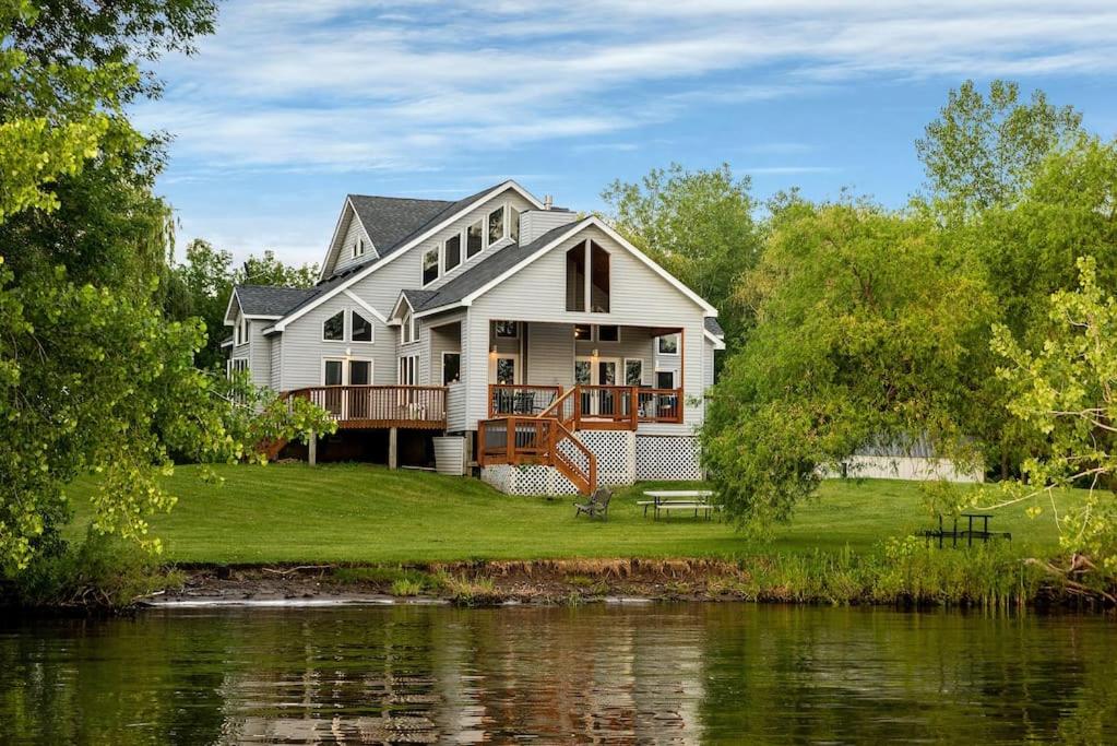AwardWinning Lake Home With Pontoon Rental, Pine City, USA