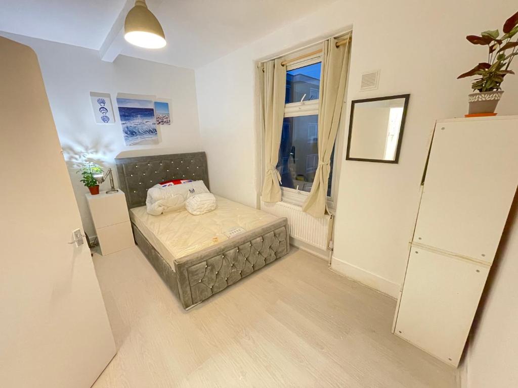 Afbeelding uit fotogalerij van One bedroom flat miles in Londen