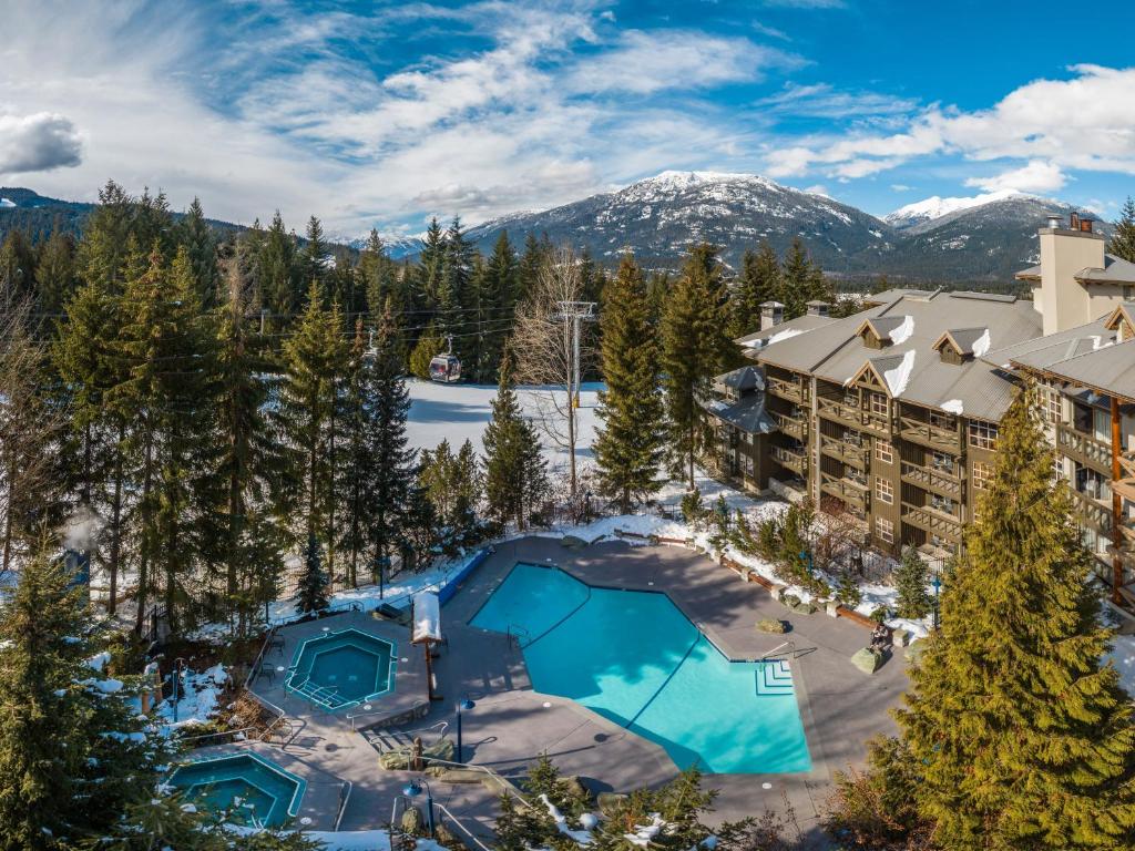 Blackcomb Springs Suites by CLIQUE 