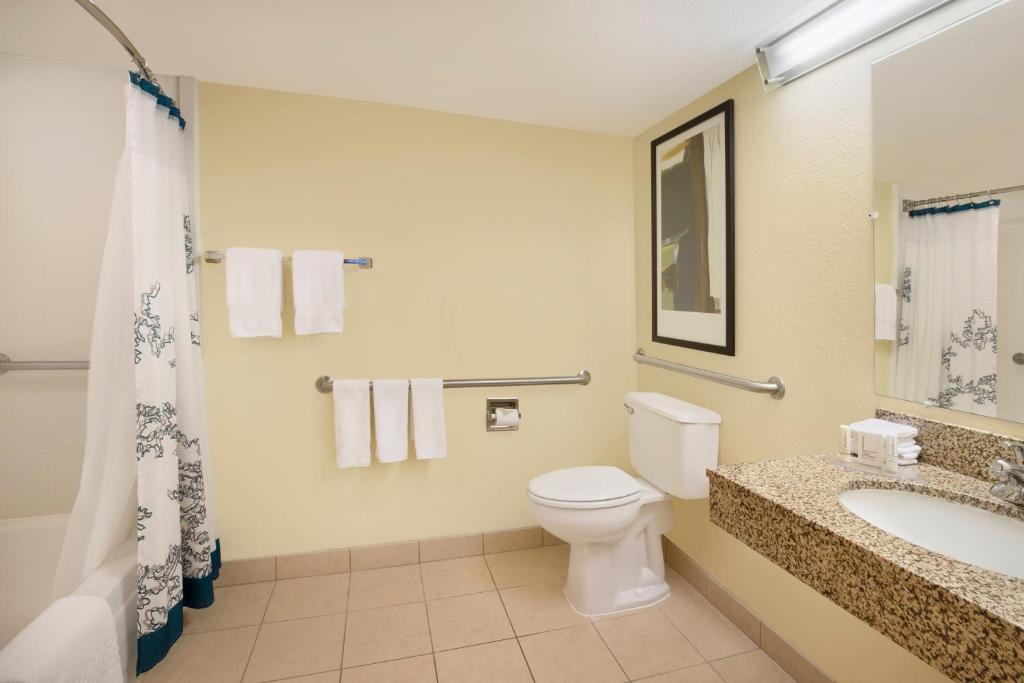 Residence Inn Bakersfield - King Studio With Sofa Bed