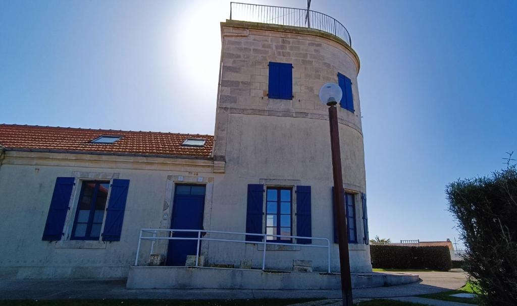 Foto de la galeria de Vivez dans cet ancien semaphore avec vue mer a Les Sables-dʼOlonne
