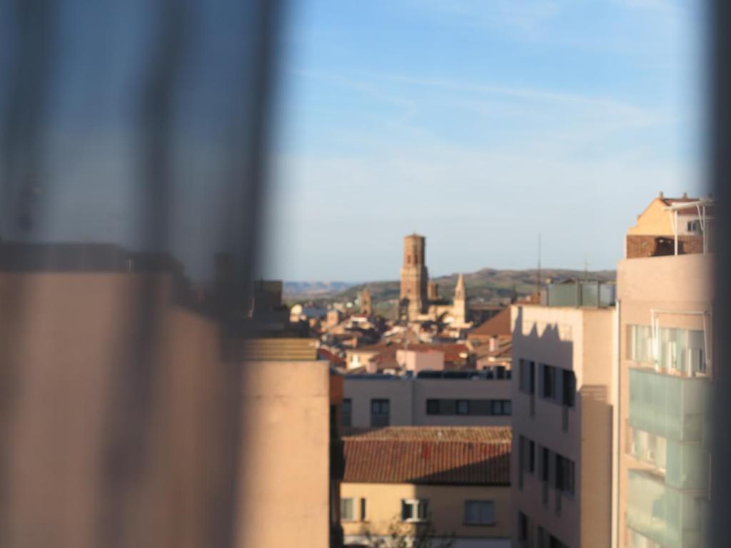 Nespecifikovaný výhled na destinaci Tudela nebo výhled na město při pohledu z apartmánu