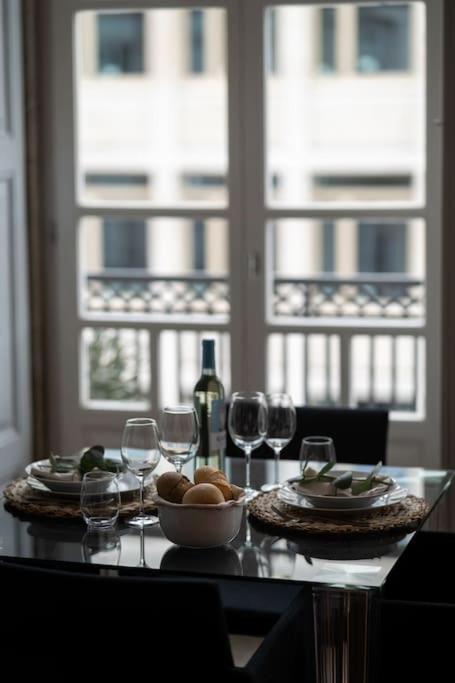 Nápoje v ubytování Porto Contemporary Apartment in city center